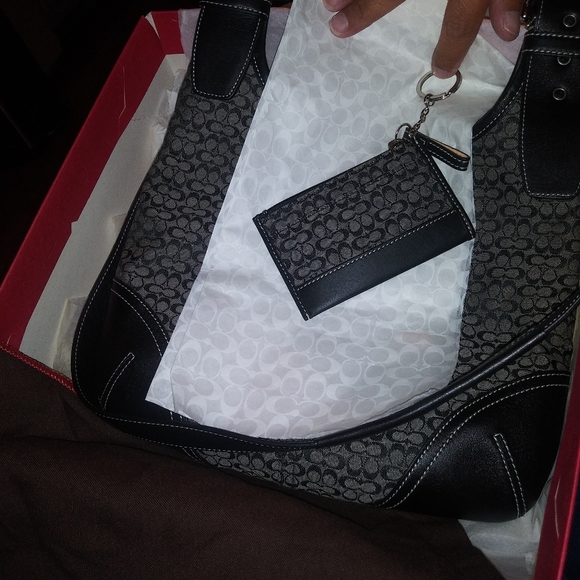 Brand new Coach crossbody purse - Picture 4 of 9